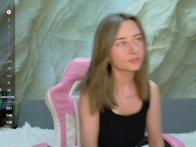 Alisa21-1 live cam on BongaCams