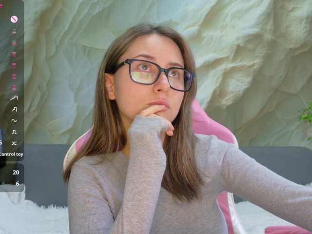 Alisa21-1 live cam on BongaCams
