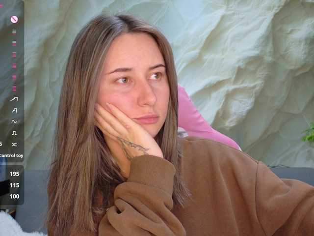 Alisa21-1 live cam on BongaCams