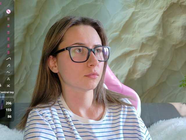 Alisa21-1 live cam on BongaCams