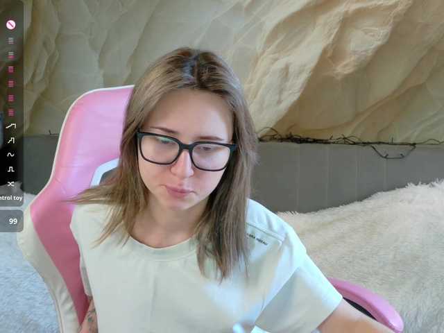 Alisa21-1 live cam on BongaCams