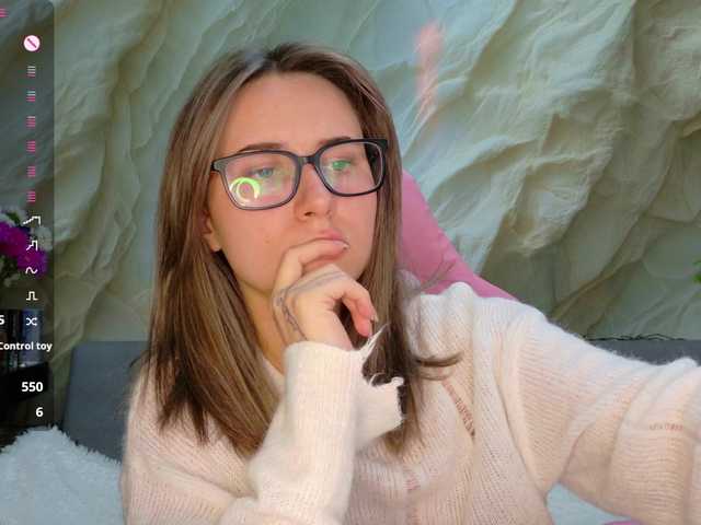 Alisa21-1 live cam on BongaCams