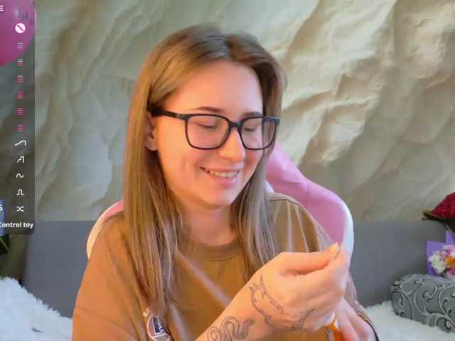 Alisa21-1 live cam on BongaCams