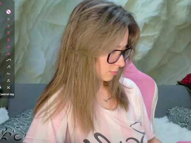 Alisa21-1 live cam on BongaCams
