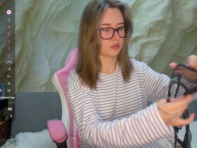 Alisa21-1 live cam on BongaCams