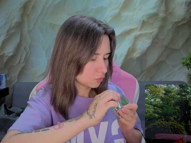 Alisa21-1 live cam on BongaCams