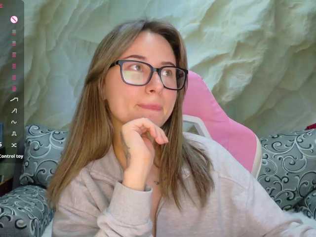 Alisa21-1 live cam on BongaCams
