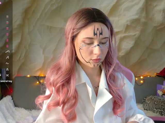 Unearthly live cam on BongaCams