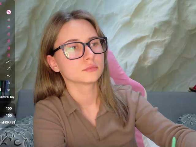 Alisa21-1, en directo ahora en BongaCams