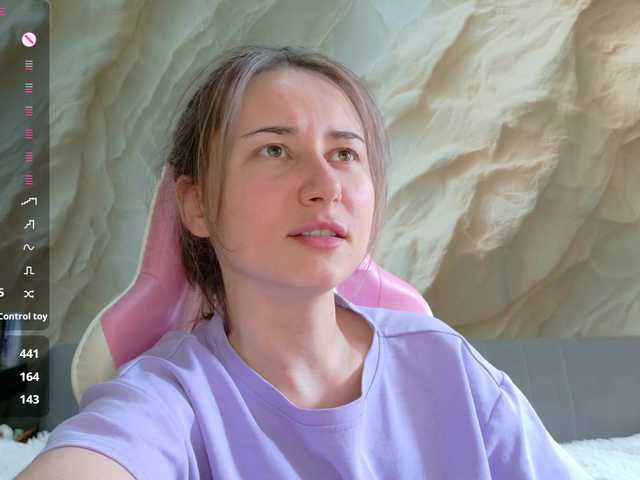 Alisa21-1 live cam on BongaCams