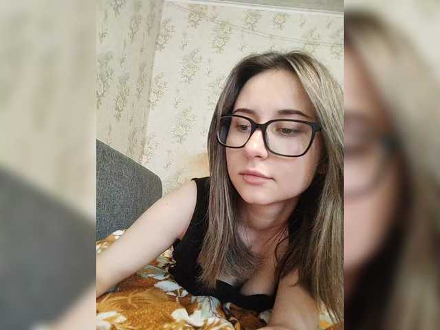 Alisa21-1 live cam on BongaCams