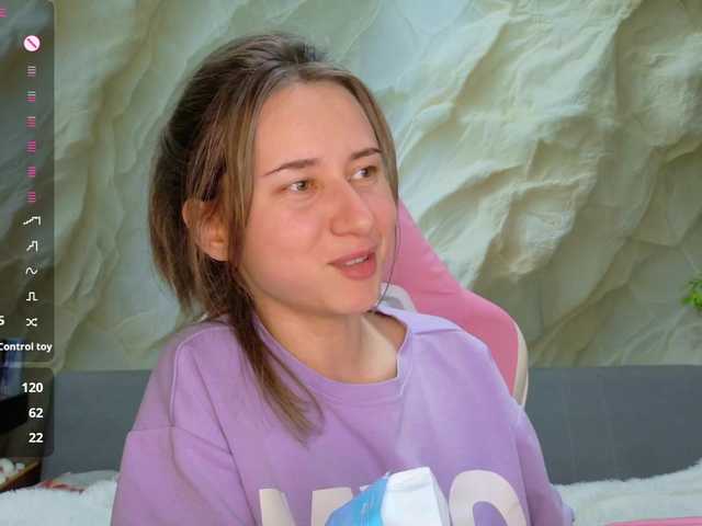 Alisa21-1 live cam on BongaCams