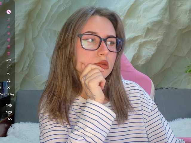 Alisa21-1 live cam on BongaCams