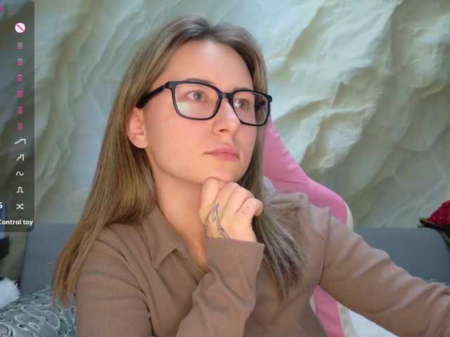 Alisa21-1, live now on BongaCams