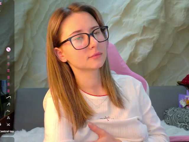 Alisa21-1 live cam on BongaCams