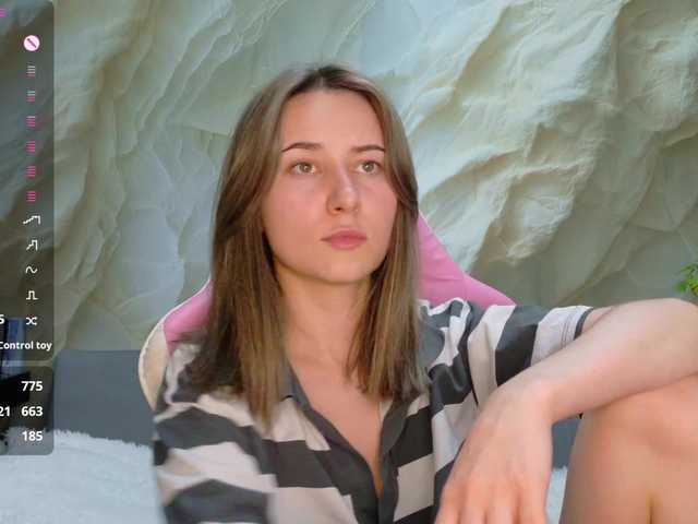 Alisa21-1 live cam on BongaCams