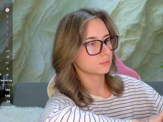 Alisa21-1 live cam on BongaCams
