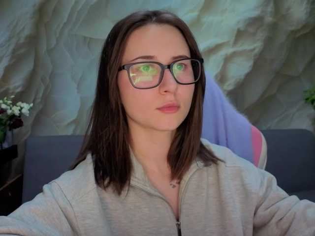 Alisa21-1 live cam on BongaCams