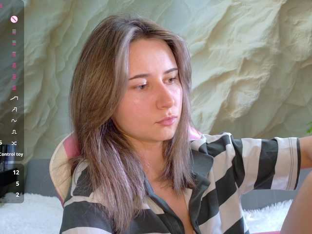 Alisa21-1 live cam on BongaCams