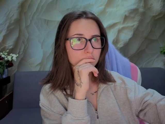 Alisa21-1 live cam on BongaCams