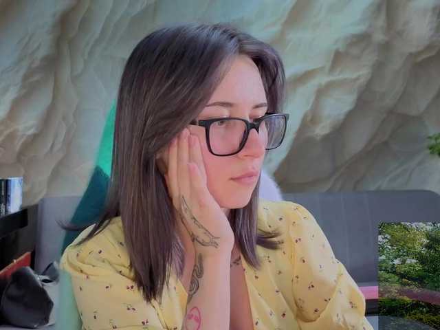 Alisa21-1 live cam on BongaCams