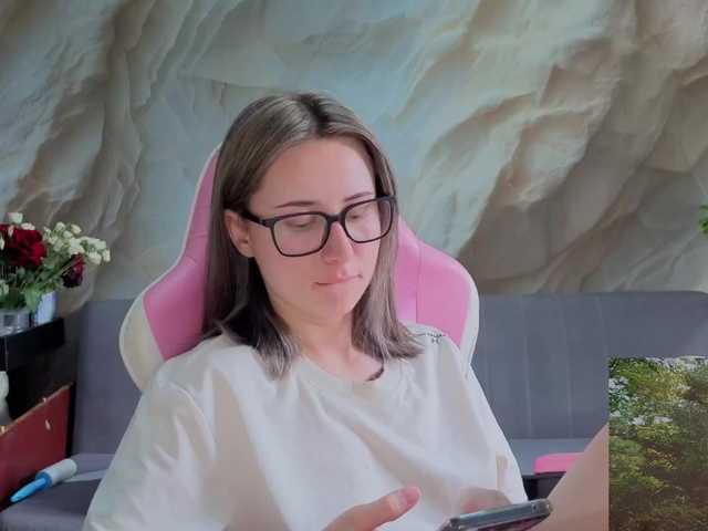 Alisa21-1 live cam on BongaCams