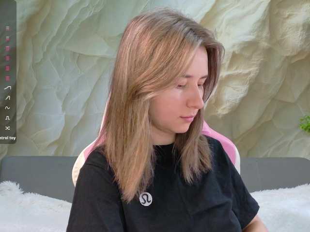 Alisa21-1 live cam on BongaCams