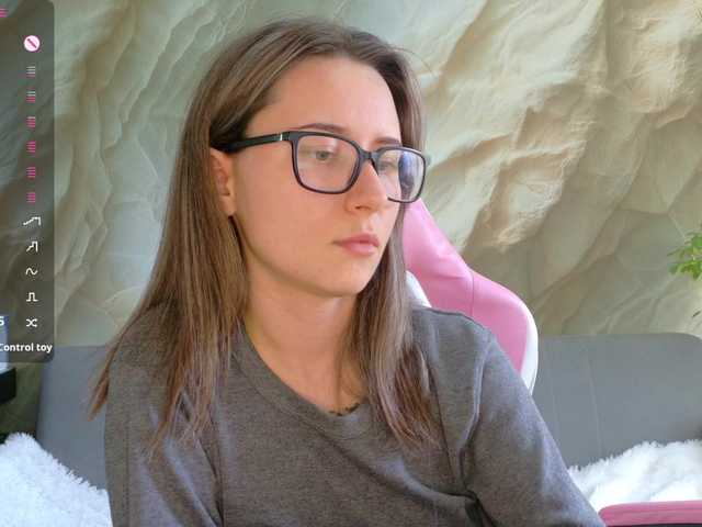 Alisa21-1 live cam on BongaCams