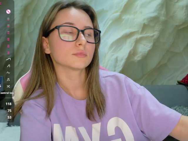 Alisa21-1, live now on BongaCams