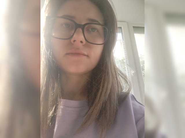 Alisa21-1 live cam on BongaCams
