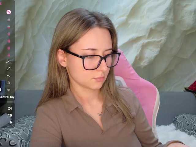 Alisa21-1, live now on BongaCams