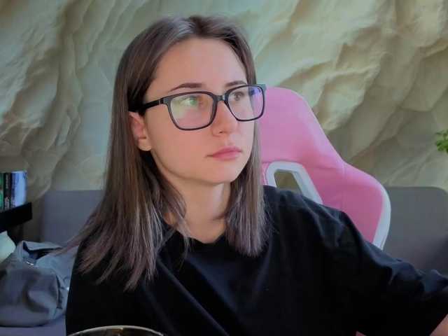 Alisa21-1 live cam on BongaCams