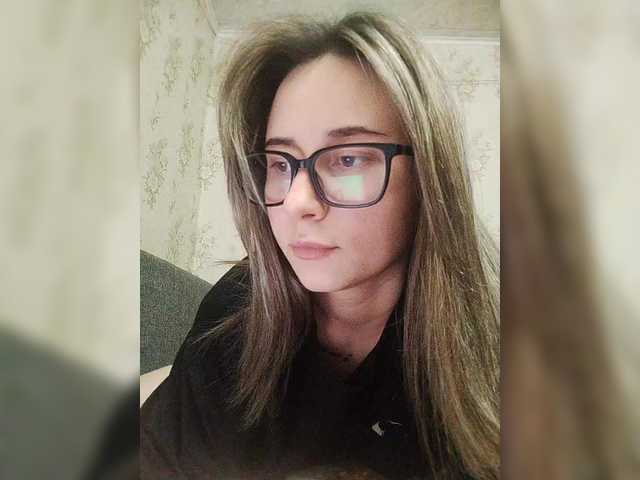 Alisa21-1 live cam on BongaCams