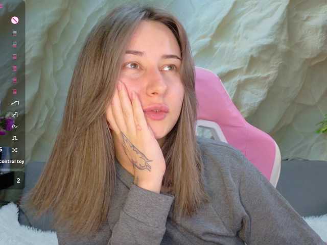 Alisa21-1 live cam on BongaCams