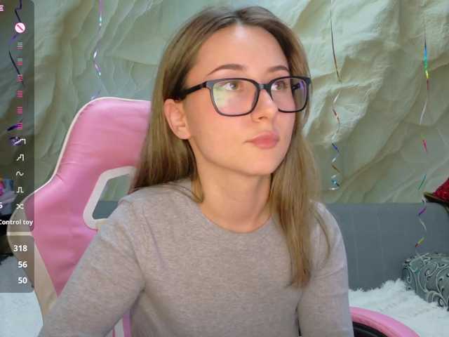 Alisa21-1 live cam on BongaCams
