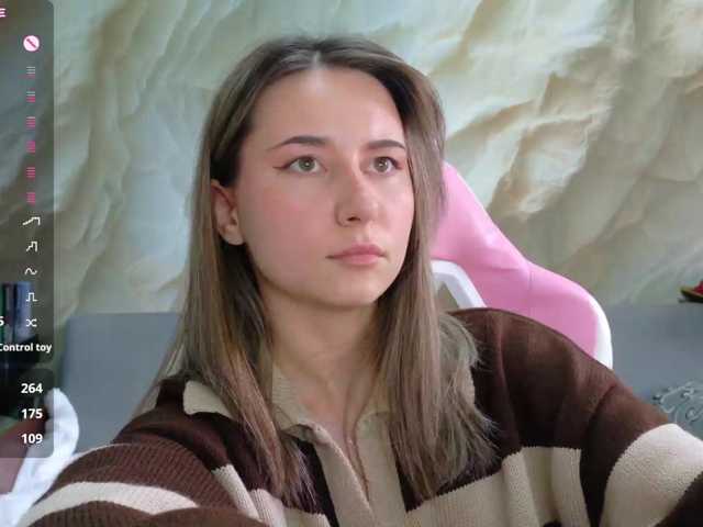Alisa21-1 live cam on BongaCams