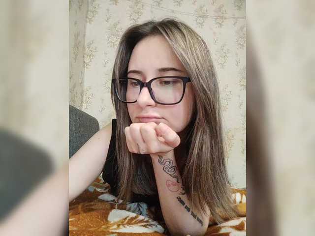 Alisa21-1 live cam on BongaCams