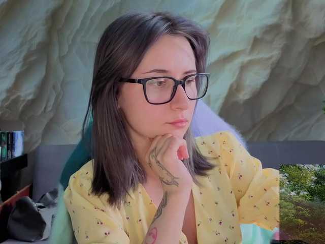 Alisa21-1 live cam on BongaCams