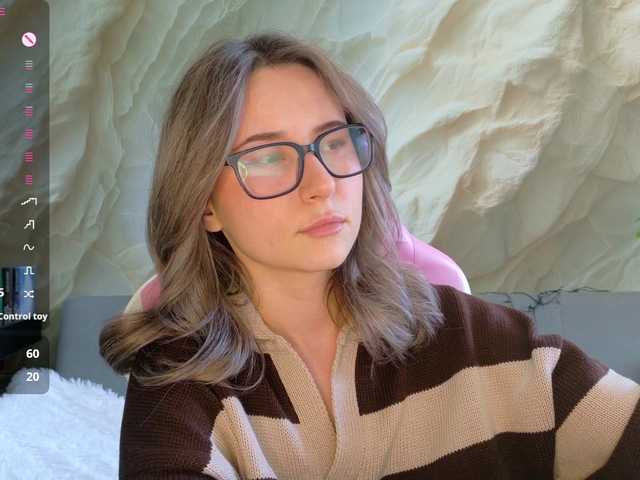 Alisa21-1 live cam on BongaCams