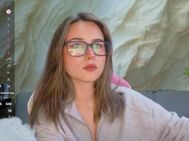Alisa21-1 live cam on BongaCams