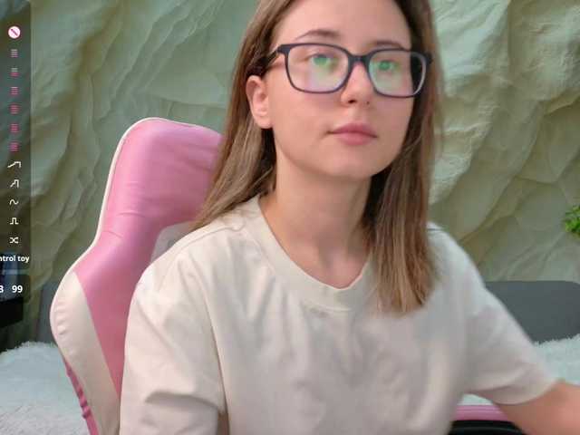 Alisa21-1 live cam on BongaCams
