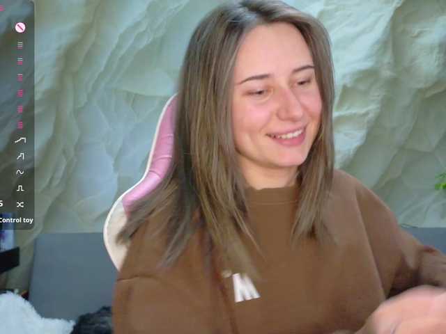 Alisa21-1 live cam on BongaCams