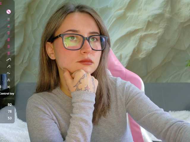 Alisa21-1 live cam on BongaCams