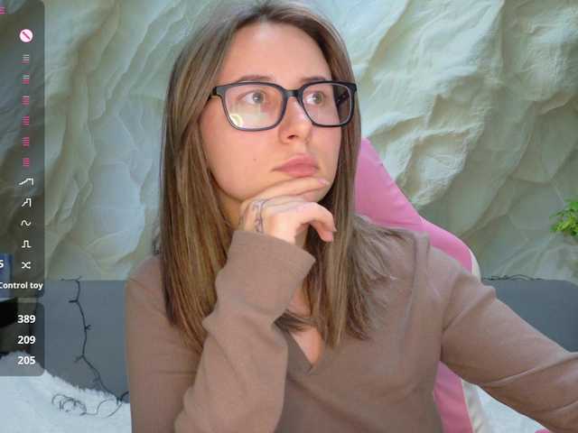 Alisa21-1 live cam on BongaCams
