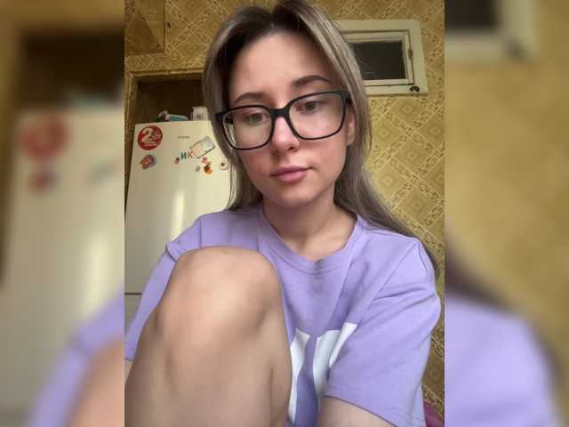 Alisa21-1, live now on BongaCams
