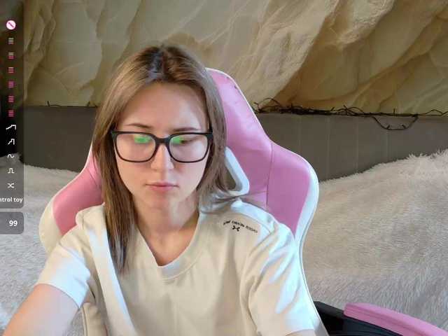 Alisa21-1 live cam on BongaCams