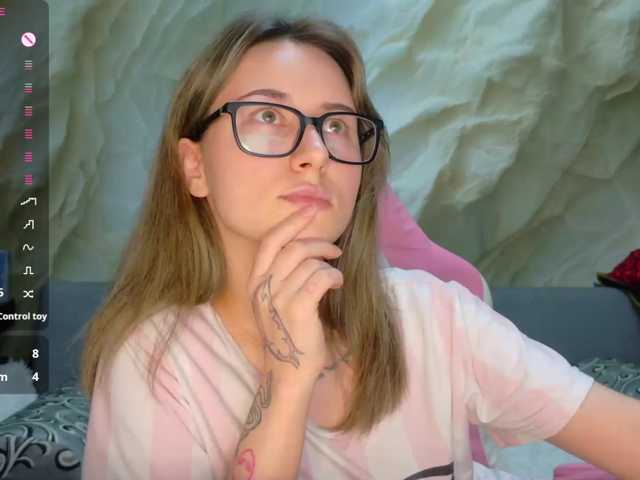 Alisa21-1 live cam on BongaCams