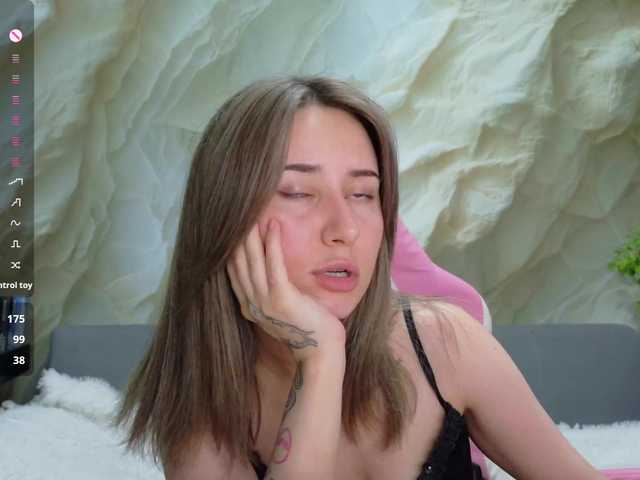 Unearthly live webcam show
