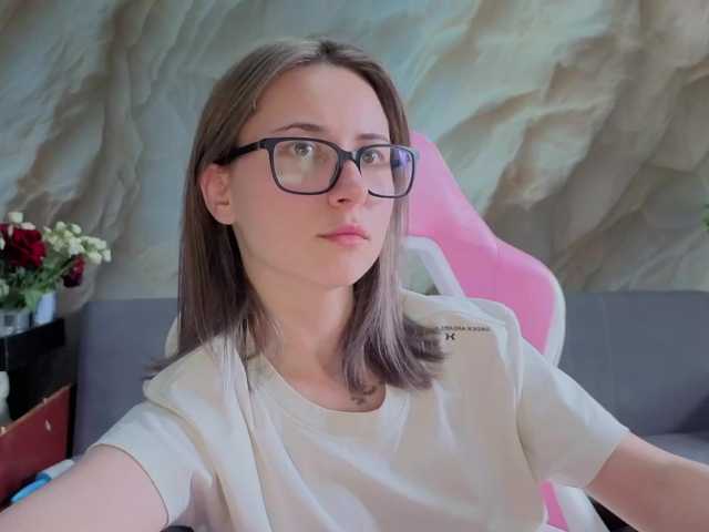 Alisa21-1 live cam on BongaCams