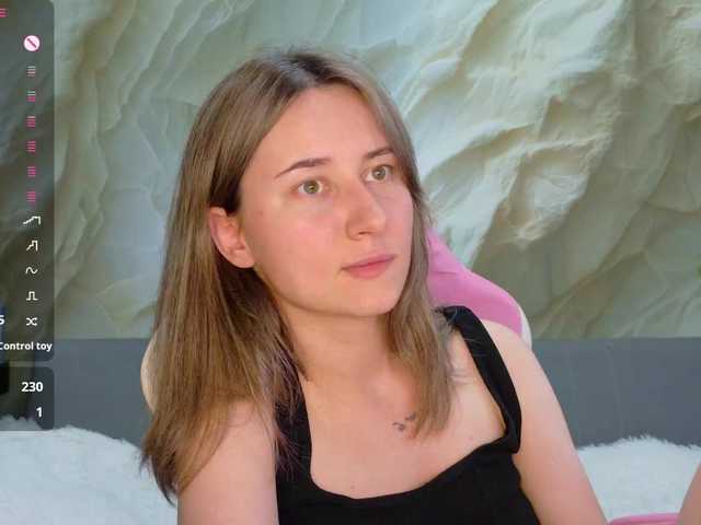 Alisa21-1 live cam on BongaCams
